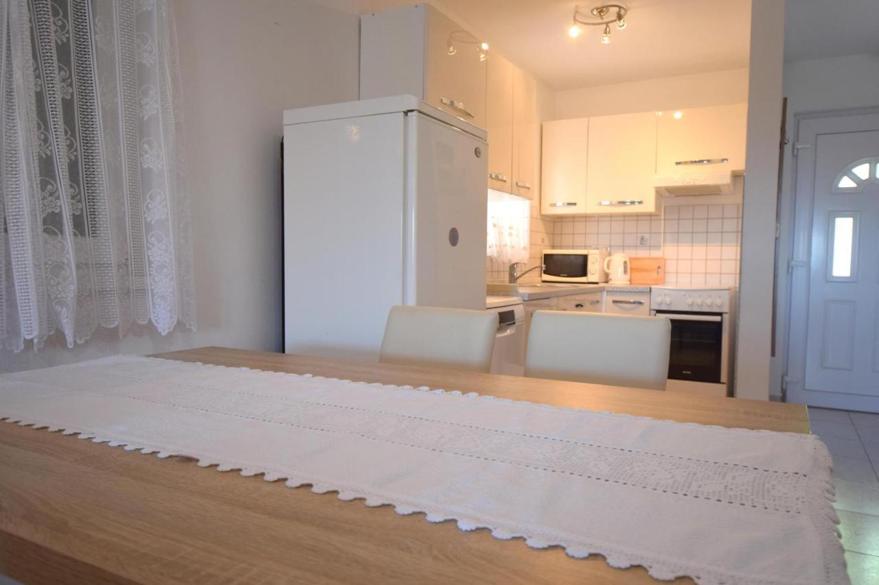 Apartments Marjolovic Njivice Esterno foto