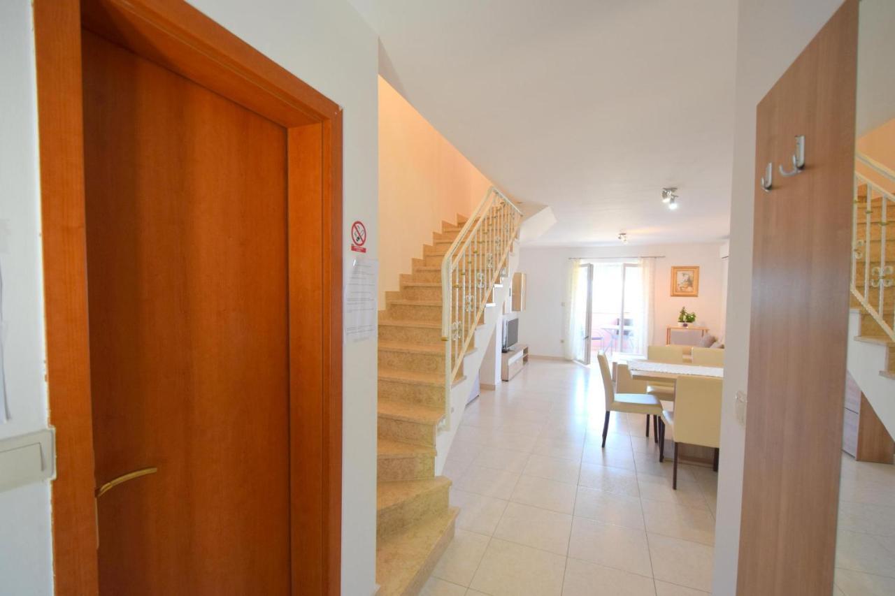 Apartments Marjolovic Njivice Esterno foto